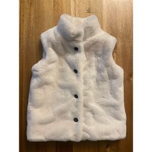 Hanna Andersson Ivory All Fur It Vest Size 6-7 / 120cm Button Closure